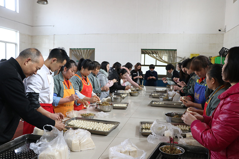冬至餃子碗，陽晨人心暖